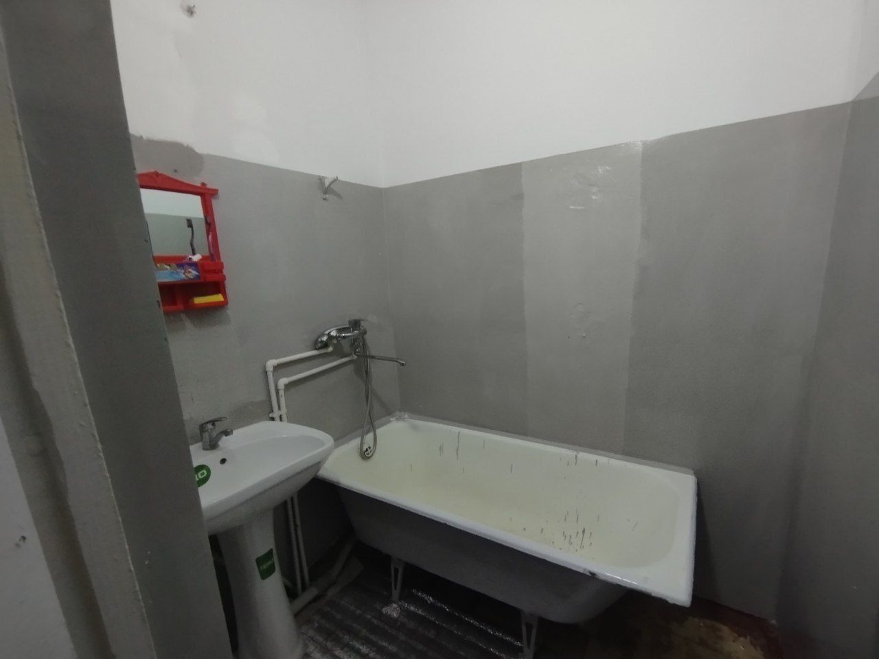 Talaba qizlarga 3 xonali kvartira · Azizbek restorani, 1-rasm