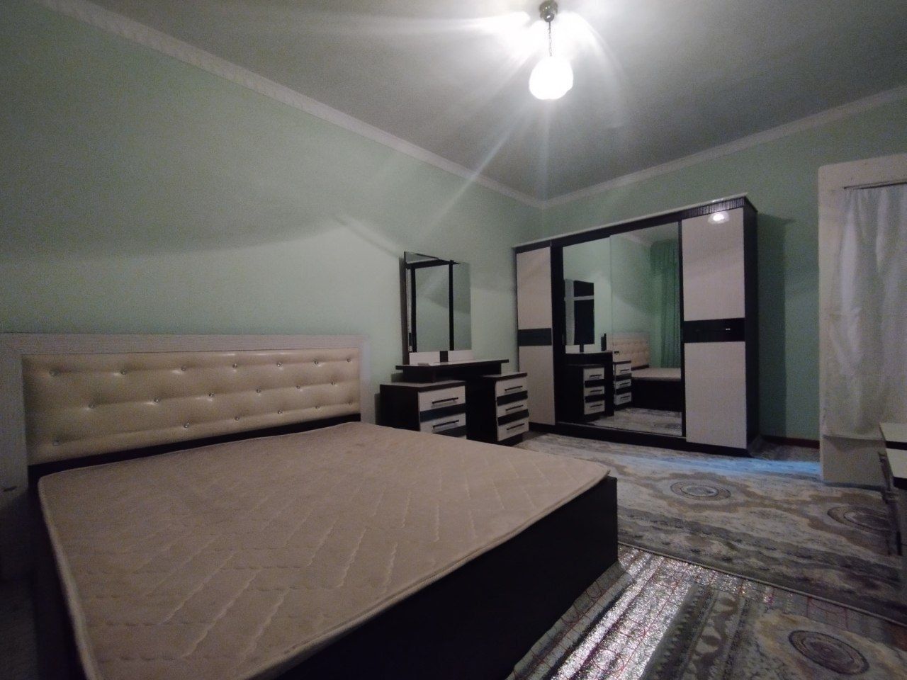 Talaba qizlarga 3 xonali kvartira · Azizbek restorani, 5-rasm